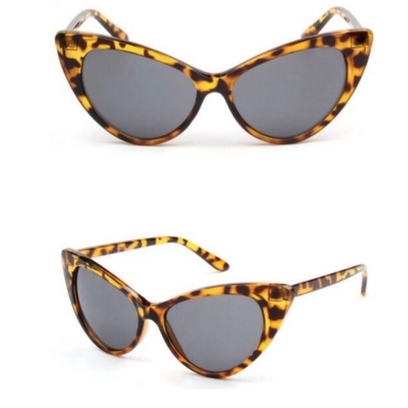 FINAL SALE❗️LAST 1❗️ ‘Lena Luxe’ leopard sunnies - Picture 4 of 9